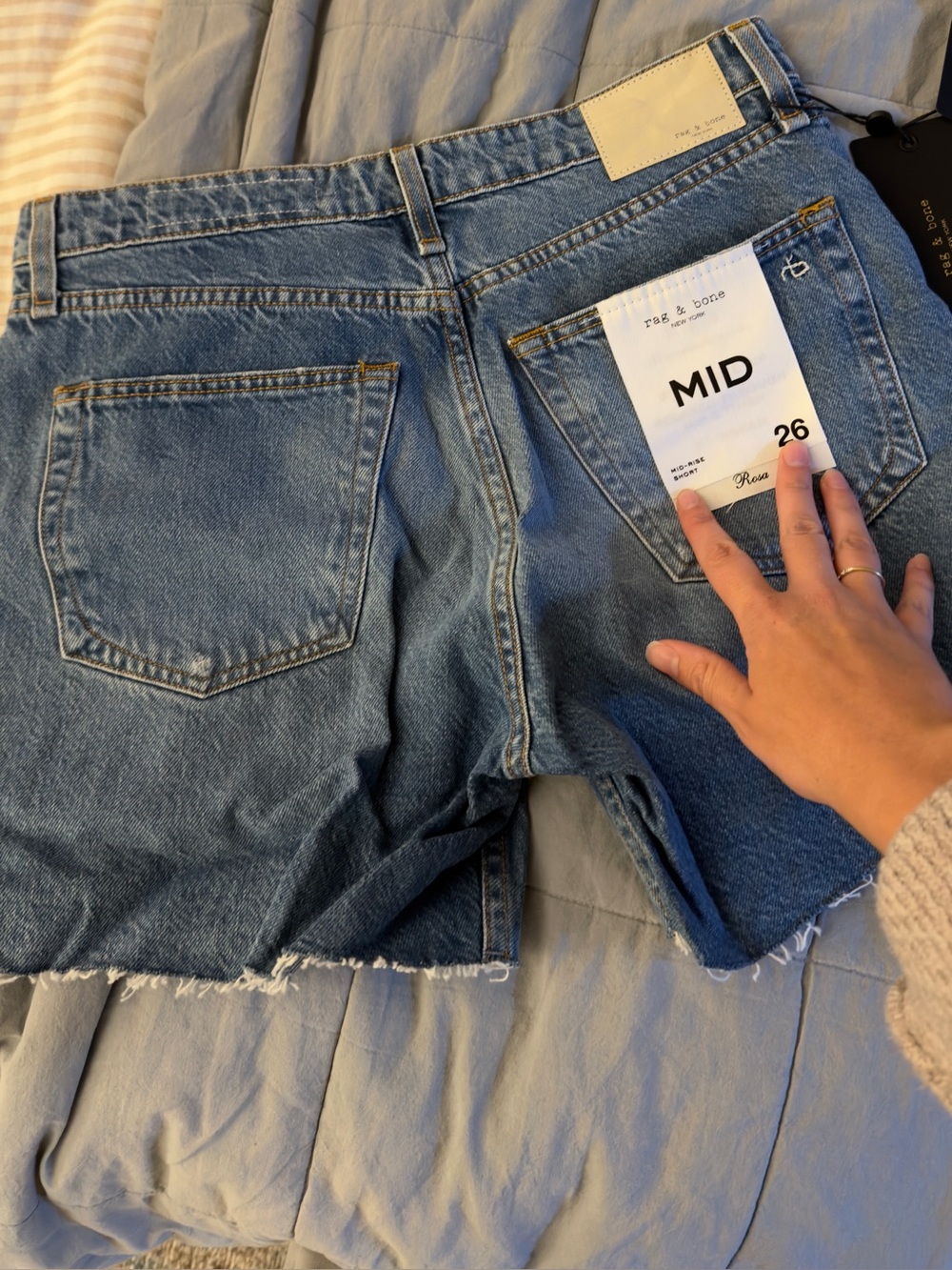 NWT Rag and Bone Rosa Mid Rise Short - Picture 3 of 3